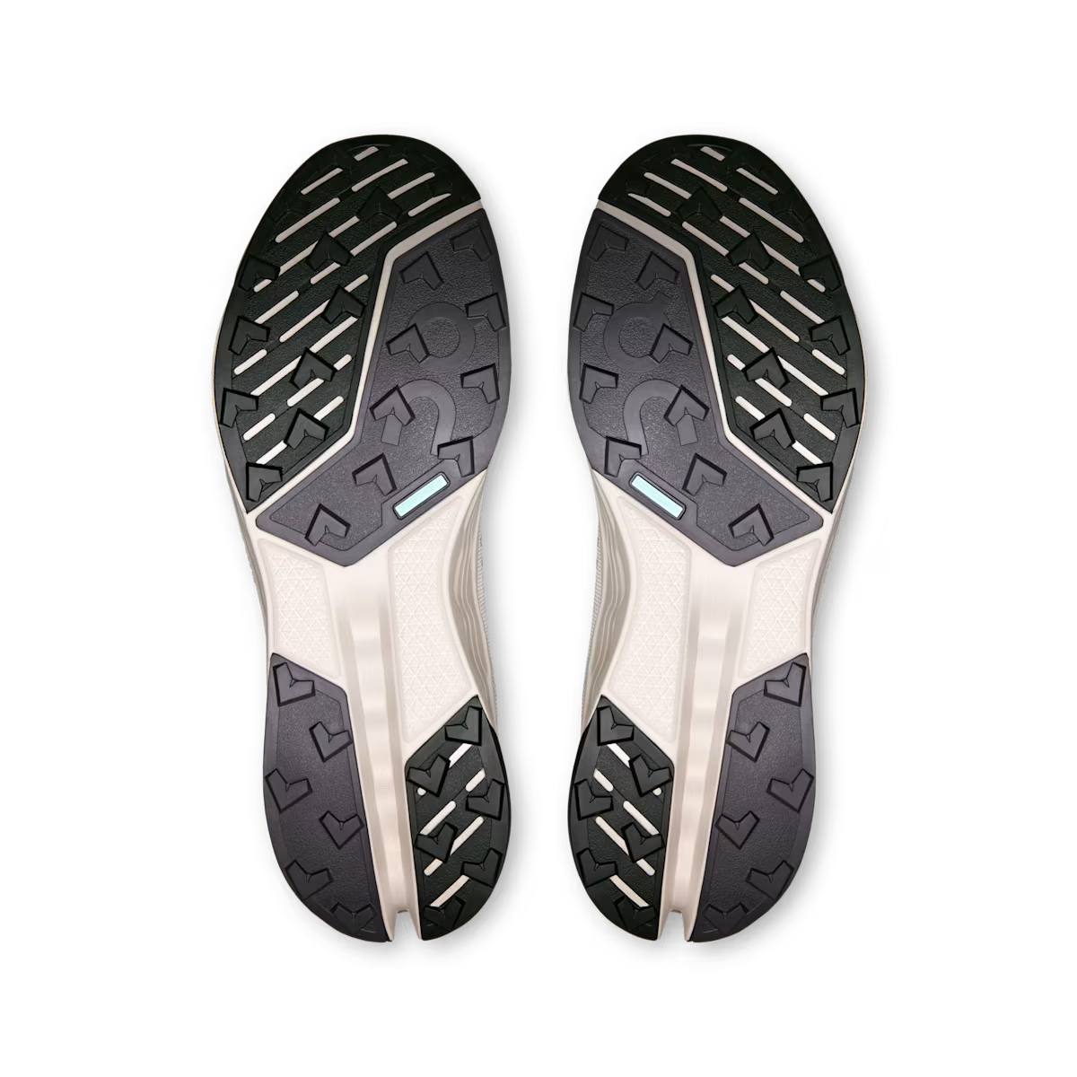 On Running Cloudsurfer Trail 2 Frost | Truffle