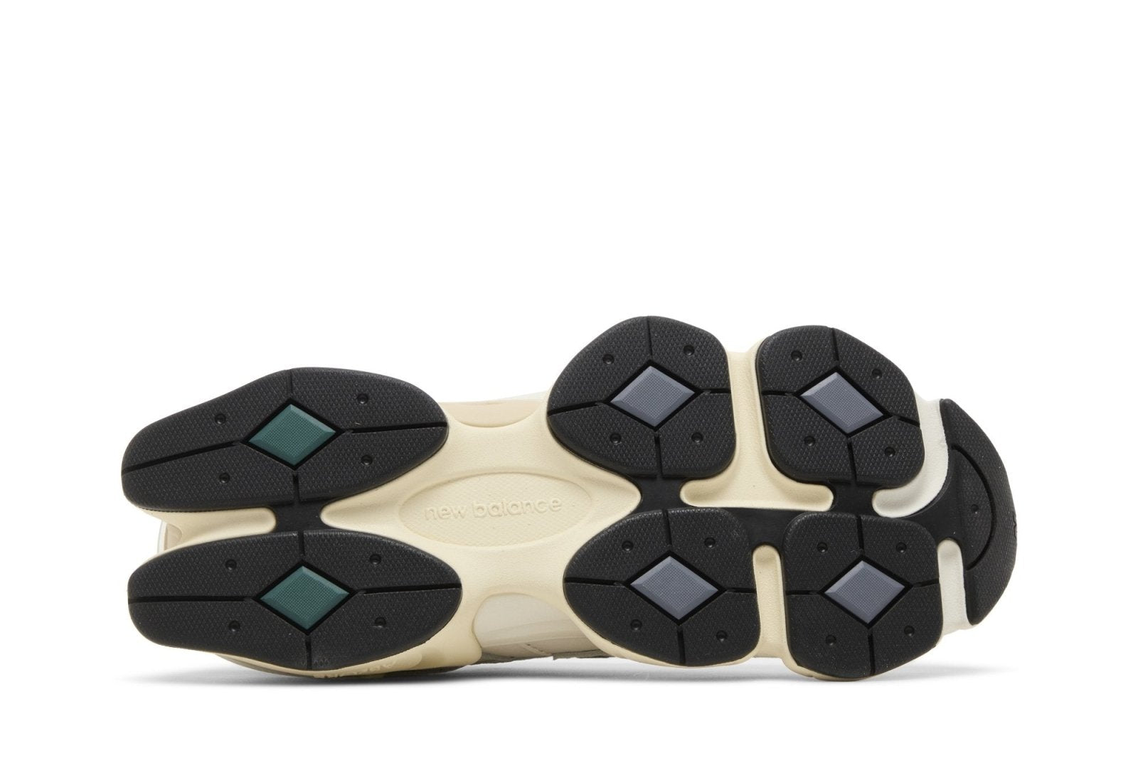 Tênis New Balance 9060 Sea Salt New Spruce Dark Artic Grey Cinza