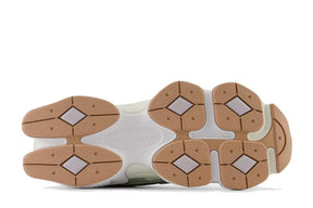 Tênis New Balance 9060 Garter Snake Pearl Grey Verde