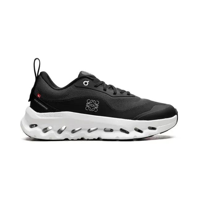 On Running Cloudtilt x Loewe All Black