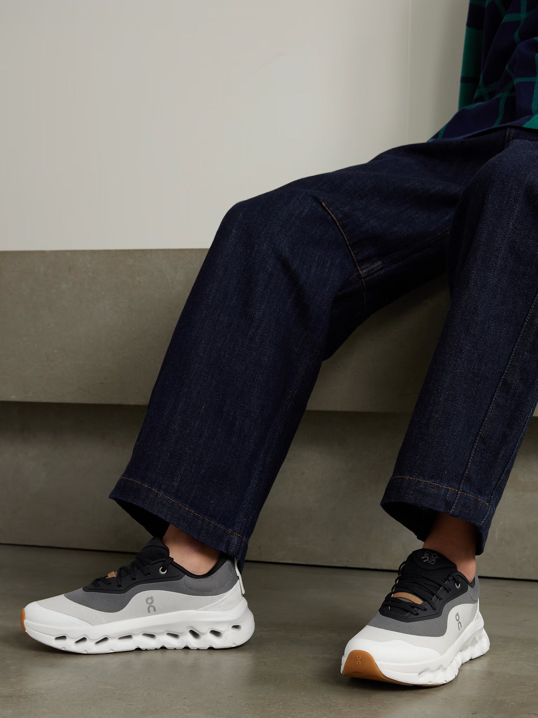 On x LOEWE Cloudtilt White | Black